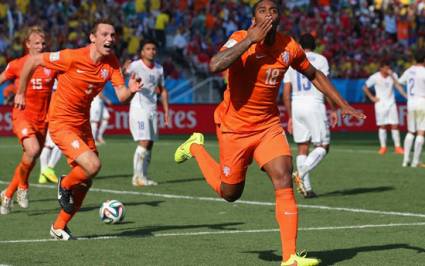 Holanda mete el primer gol de partido al minuto 77