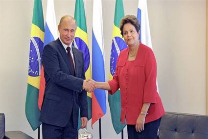 Presidenta brasileña, Dilma Rousseff, recibe a su homólogo ruso Vladimir Putin