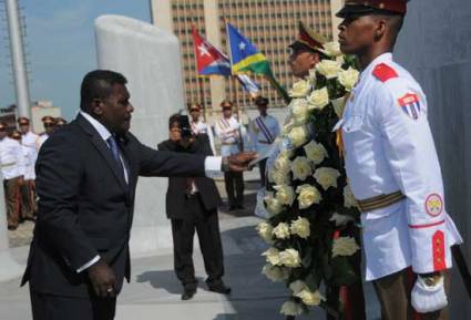 Primer Ministro de Islas Salomón rinde homenaje a Martí