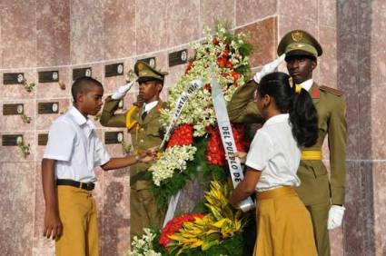 Rinden tributo a Haydée Santamaría