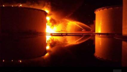 Incendio fuera de control em Libia
