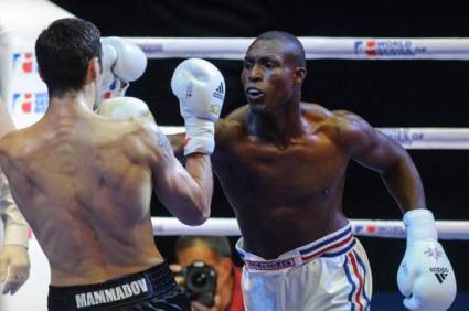 Bicampeón mundial Julio César La Cruz