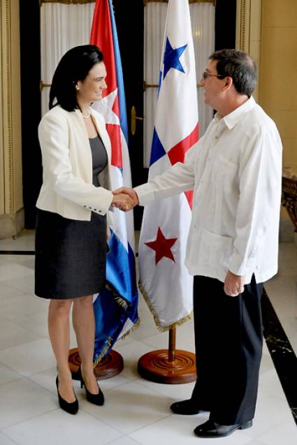 Isabel de Saint Malo de Alvarado y Bruno Rodríguez Parrilla