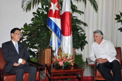 Miguel Díaz-Canel Bermúdez y el Excmo. Sr. Keji Furuya