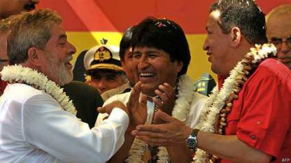 Evo Morales junto a Hugo Chávez y Lula da Silva