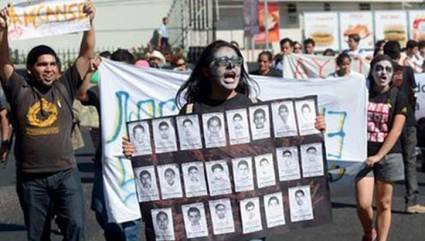 Marcharon por Ayotzinapa 