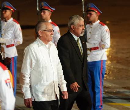 Maimir Mesa Ramos y recibe a Robert Ameerali