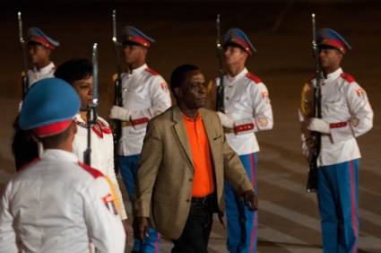 El Primer Ministro de Granada, Keith Mitchell a su llegada a La Habana