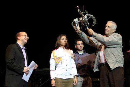 Regalo del colectivo de la Mesa Redonda