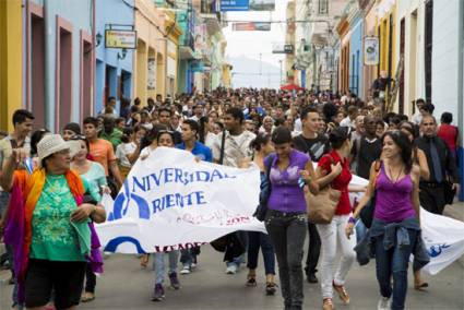 Celebrando la llegada de los héroes