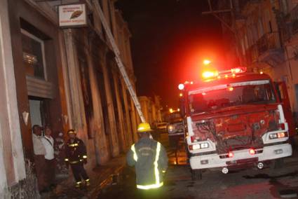 Incendio en la Procesadora de Hebra Segundo Quincosa, de la capital