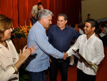 Joven científico premiado por el Citma