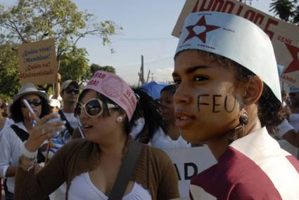 Jóvenes cubanos