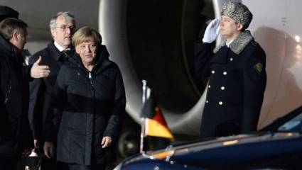 Merkel y Hollande llegan a Rusia