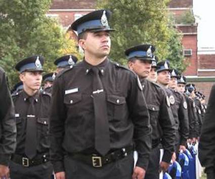 Policías argentinos