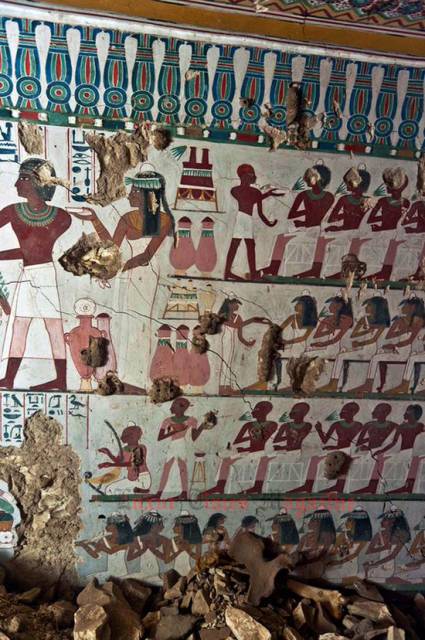 Tumba con pinturas milenarias