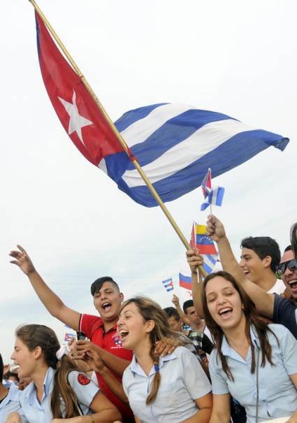 Jóvenes estudiantes cubanos