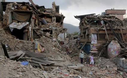 Llega a 7 557 el número de muertos por terremoto en Nepal