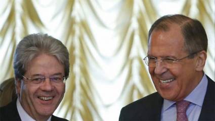 Gentiloni (izquierda)