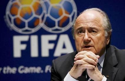 Joseph Blatter renuncia a la presidencia de la FIFA 