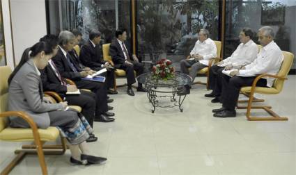 Recibió Raúl a Viceprimer Ministro de Laos