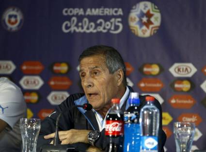 Óscar Tabárez: "Chile estuvo controlado hasta la expulsión"