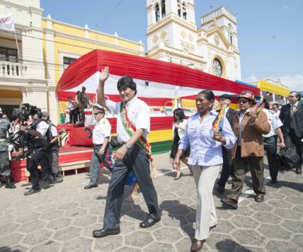 Insta Evo Morales a los bolivianos a mantener soberanía