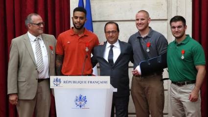 Legión de Honor para los cuatro turistas "héroes" en Francia
