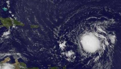Erika se fortalece y amenaza el norte de Puerto Rico