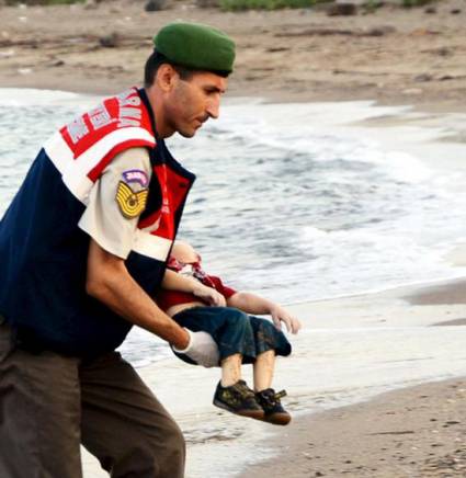 Niño sirio ahogado en playa turca
