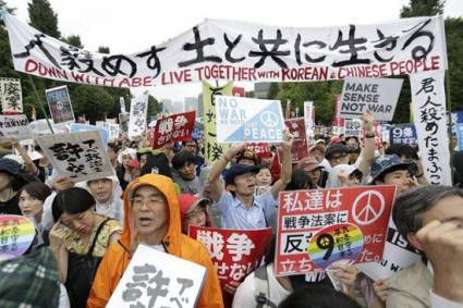 Protestan miles de japoneses por nueva ley de seguridad