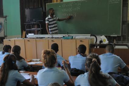 Especial contribución a la educación