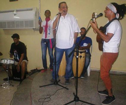 Antonio Guerrero, Héroe de la República de Cuba, departió con representantes de la vanguardia artística juvenil en Camagüey.