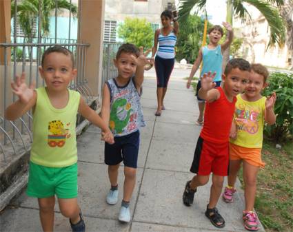 Niñas y niños cubanos