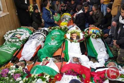 Miles acuden a los funerales de 23 palestinos