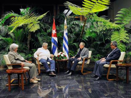 Recibió Raúl al compañero José Mujica