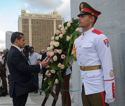 Rinde Ollanta Humala homenaje a José Martí