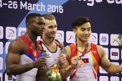 Manrique Larduet, medalla de plata en barras paralelas