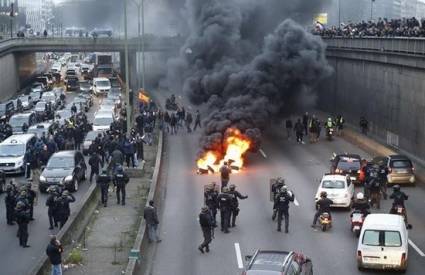 Francia afronta una nueva jornada de manifestaciones y paros