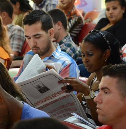 El debate de los dos importantes proyectos entre los jóvenes