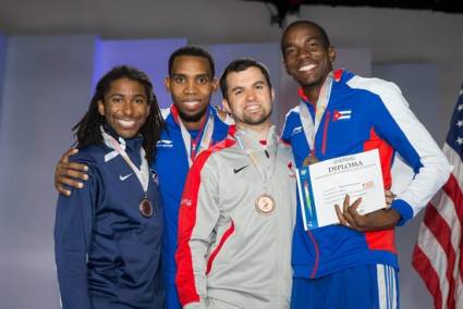 Podio de premiación del concurso de espada individual en el campeeonato panericano: el cubano Yunior Reytor (oro), el estadounidense Jason Pryor (plata)  y el canadiense  Maxime Brinck-Croteau y el cubano Reynier Henríquez (bronces)