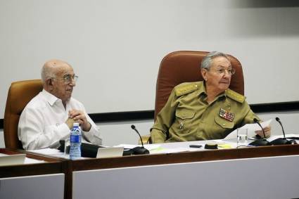 Raúl Castro Ruz y José Ramón Machado Ventura 