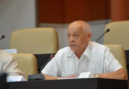 Salvador Pardo Cruz, ministro de Industrias