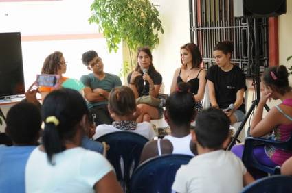 Noveles actores de la Televisión participaron en uno de los talleres que tuvieron lugar en el Centro de Estudios sobre la Juventud