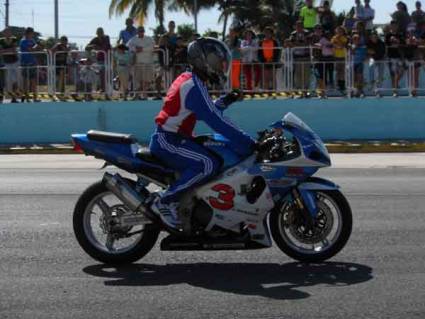 Moto-velocidad en Cienfuegos