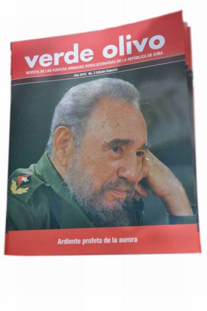 Portada revista Verde Olivo dedicada a Fidel 