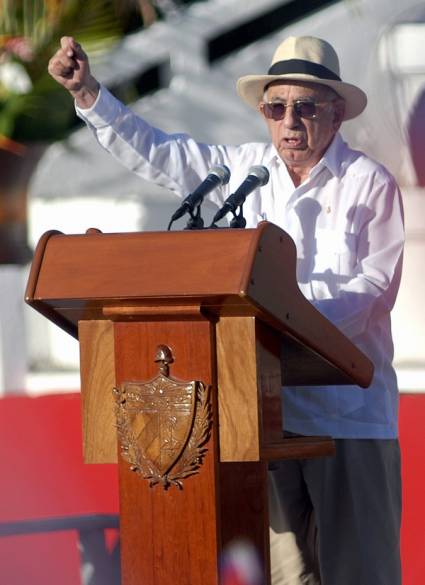 José Ramón Machado Ventura, Segundo secretario del Partido Comunista de Cuba y Vicepresidente de los Consejos de Estado y de Ministros, ratifica que el pueblo cubano será fiel a las ideas de Fidel