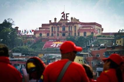 Desde el Cuartel de la Montaña, Hugo Chávez sigue conduciendo a los patriotas venezolanos