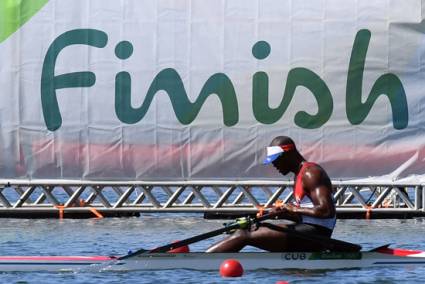 Ángel Fournier en la final de remo