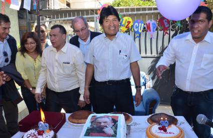 Evo Morales felicita a Fidel Castro